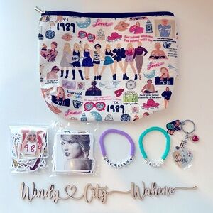 NWT Taylor Swift 104 pc Pouch Bundle